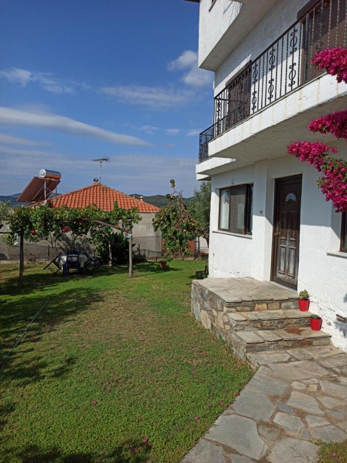 Dora'S House Comfortable Apartment With A Yard And View Pyrgadikia Eksteriør bilde