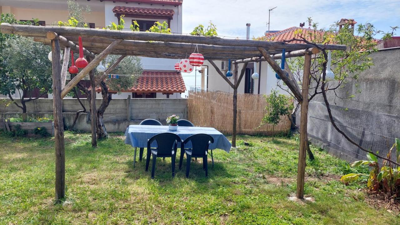 Dora'S House Comfortable Apartment With A Yard And View Pyrgadikia Eksteriør bilde