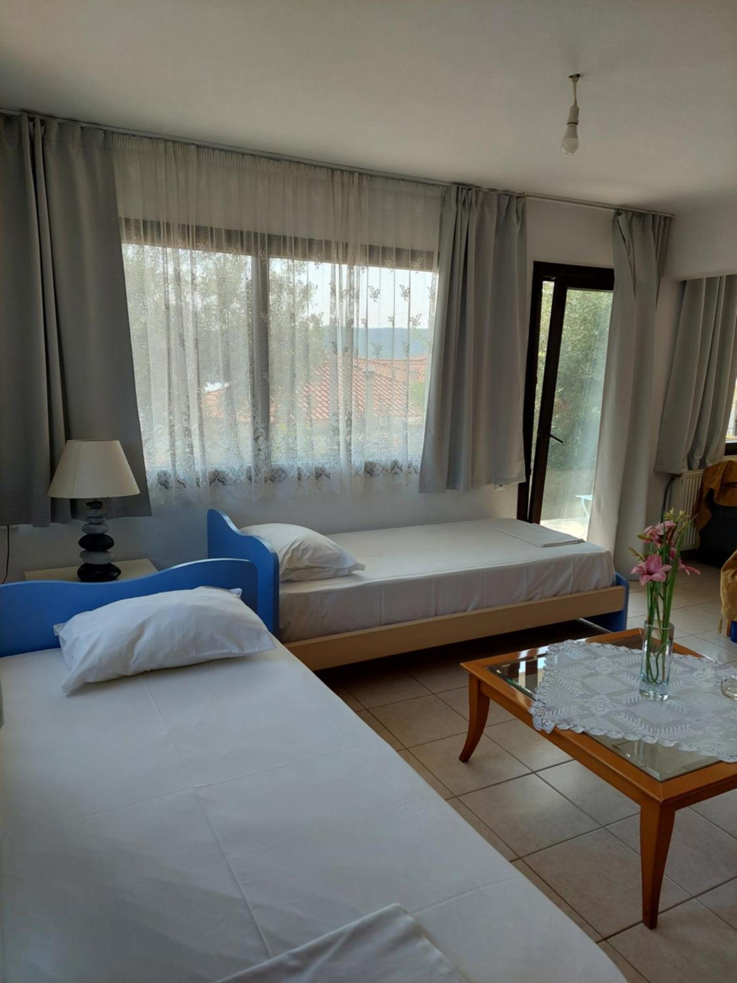 Dora'S House Comfortable Apartment With A Yard And View Pyrgadikia Eksteriør bilde