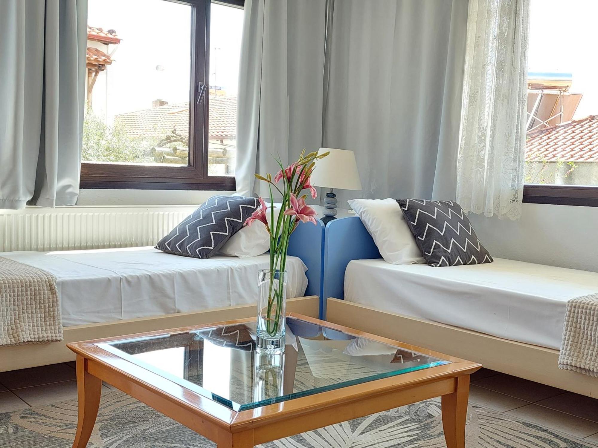 Dora'S House Comfortable Apartment With A Yard And View Pyrgadikia Eksteriør bilde